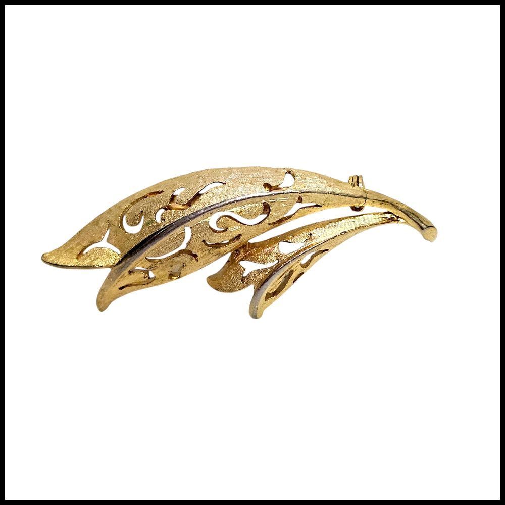 Vintage Gold‎ Leaf Brooch Pin Textured Openwork Elegant Jewelry